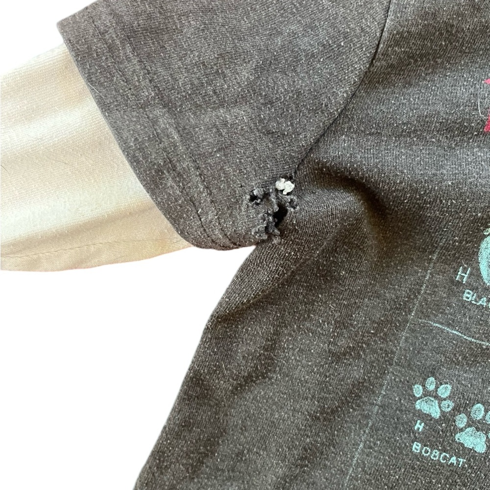 Cherokee wildlife tracks 18M shirt - with holes - Picture 5 of 9